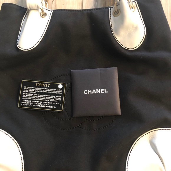CHANEL Black Canvas white Leather CC Signature Bag - Picture 3 of 16